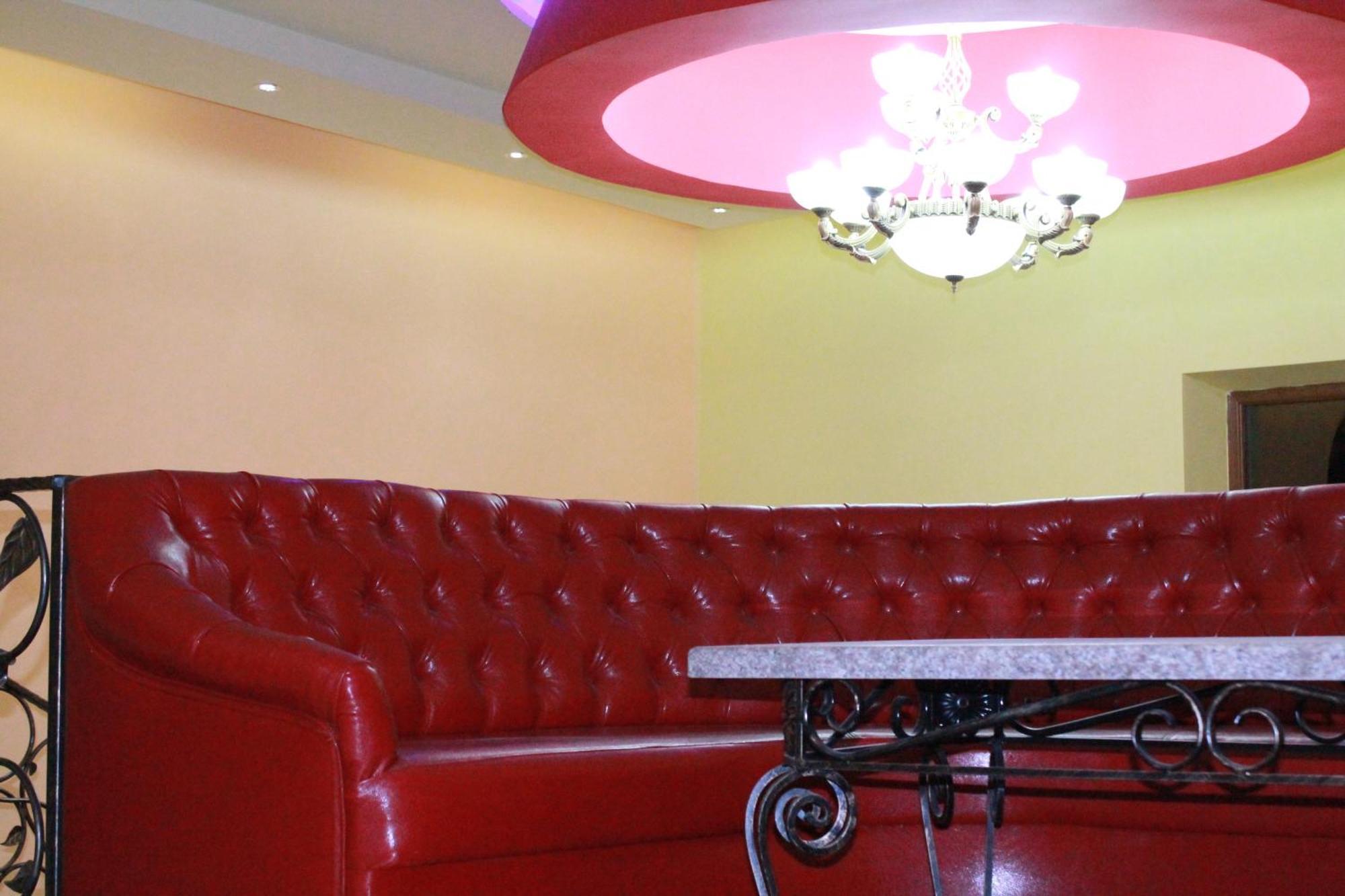 Princ Plaza Hotel Yerevan Ngoại thất bức ảnh