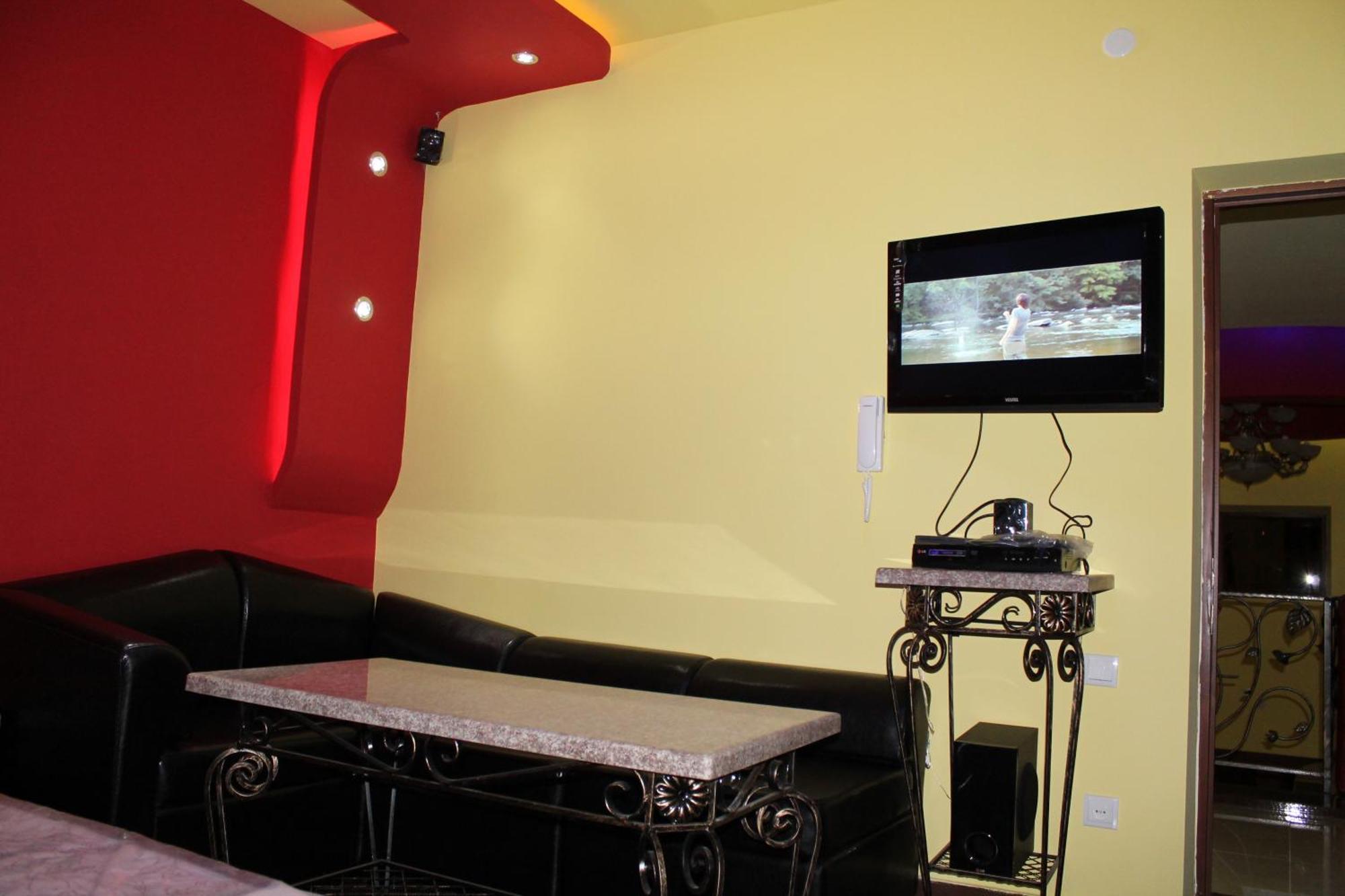 Princ Plaza Hotel Yerevan Ngoại thất bức ảnh