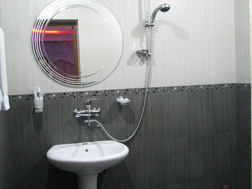 Princ Plaza Hotel Yerevan Phòng bức ảnh